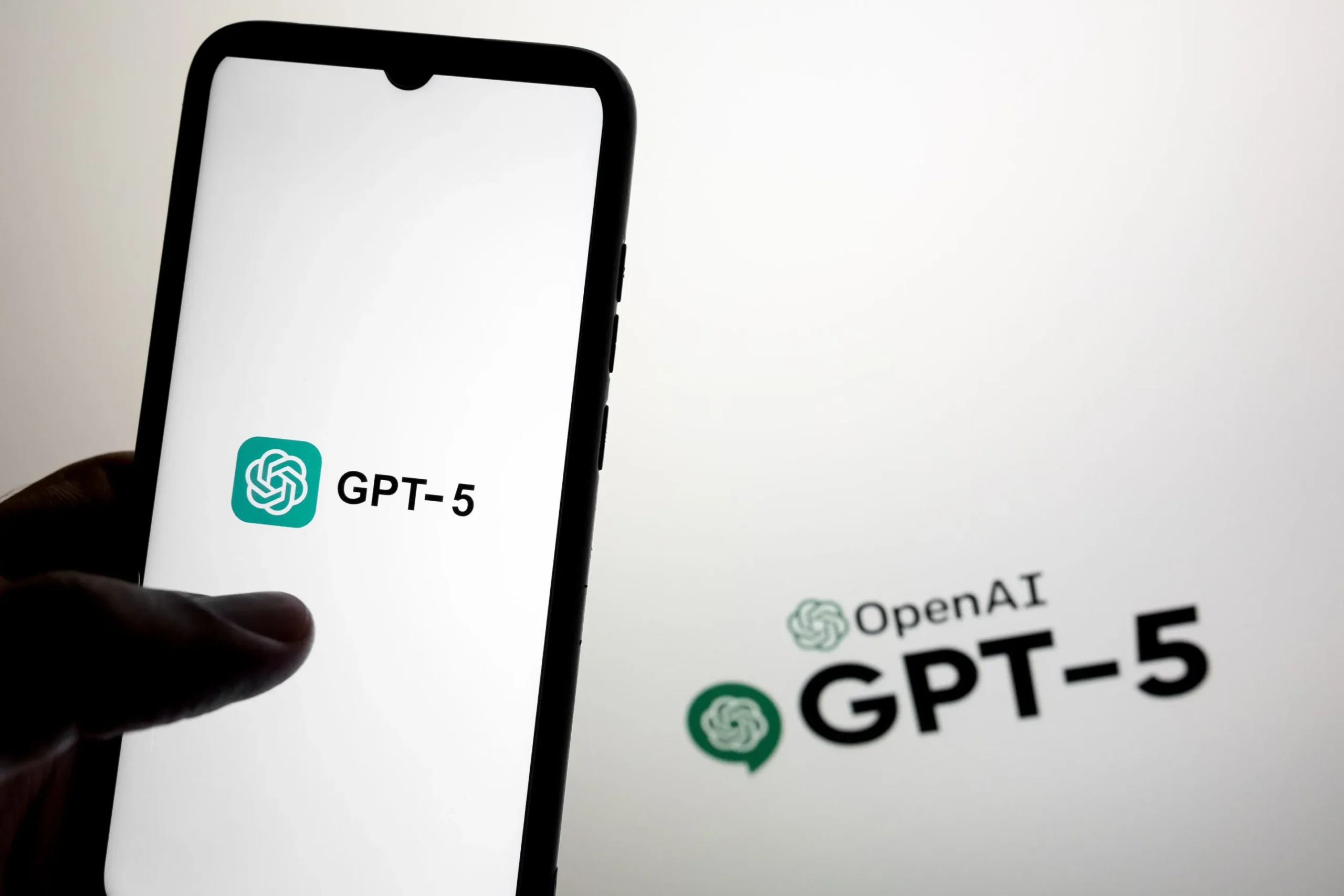 OpenAI Lanza GPT-5: Un Salto Histórico hacia la Inteligencia Artificial General